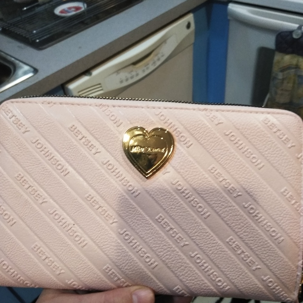 NWOT BETSEY JOHNSON LARGE OVER SIZED WALLET